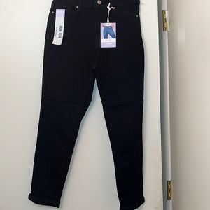 Women’s very comfortable mom jeans size 7